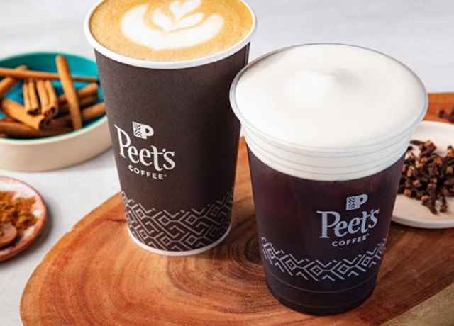 Franchise Peet's Coffee perbandingan investasi gerai bandara vs rest area tol