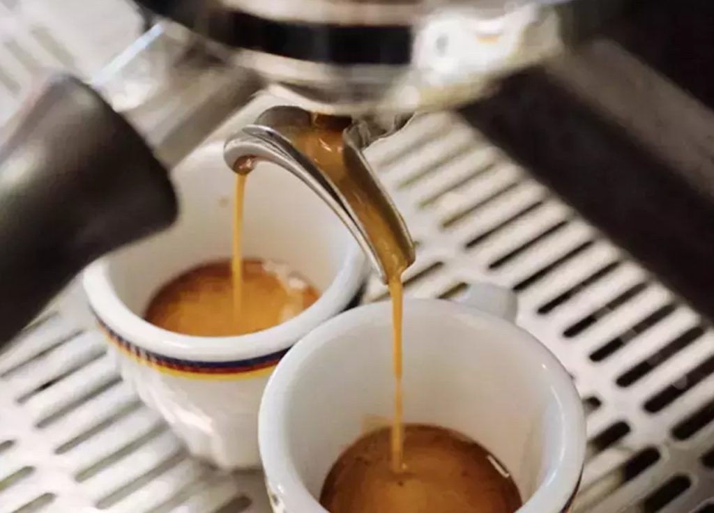 Franchise Coffee Shop Denpasar Bali potensi keuntungan bisnis kopi 2026