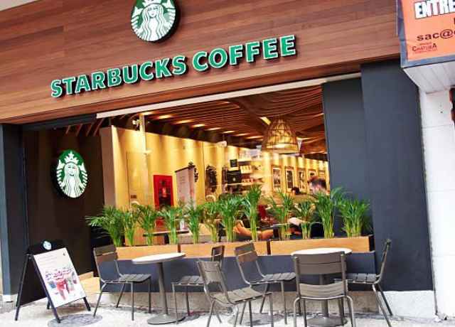 Franchise Kopi Starbucks adaptasi bisnis di era digital marketing